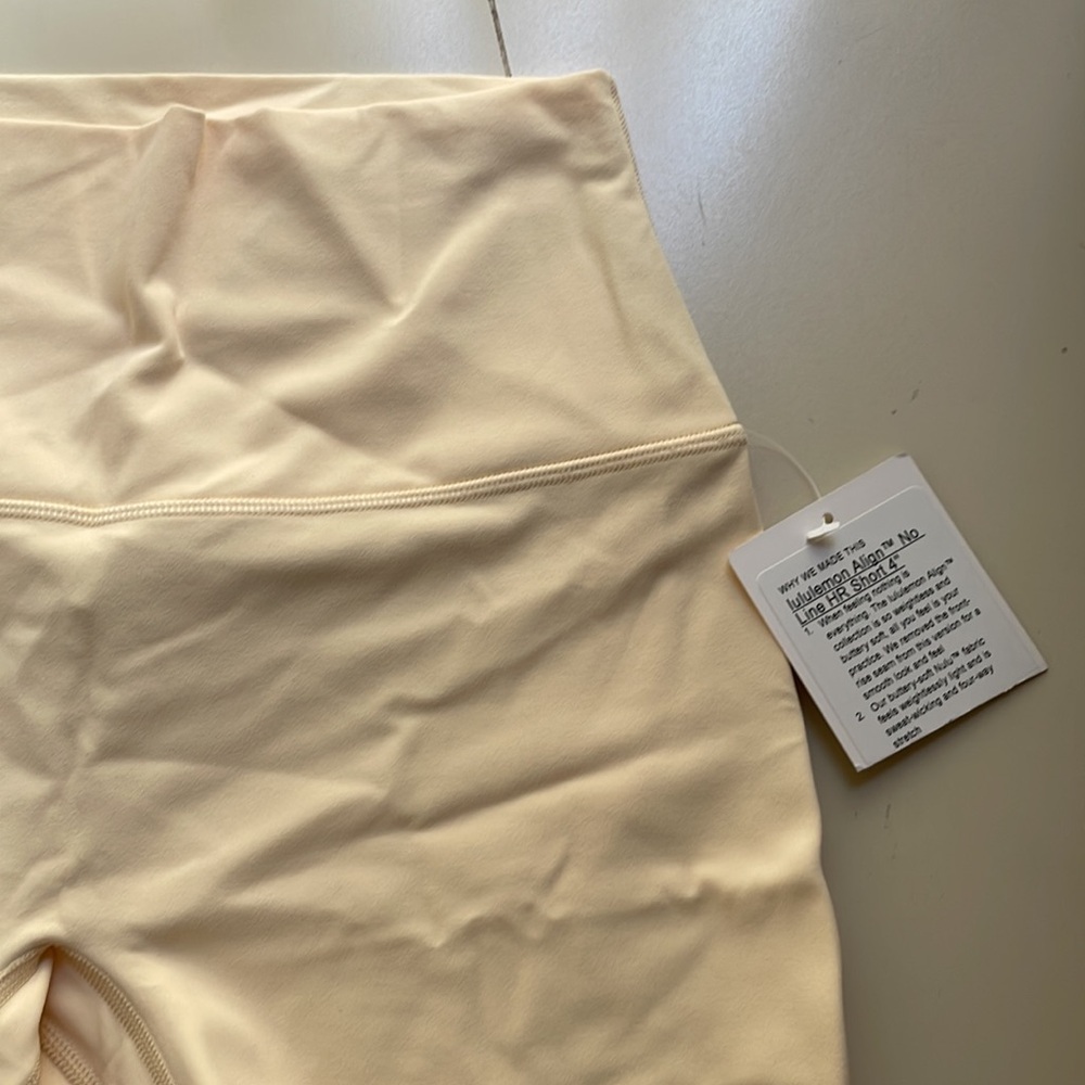 Lululemon Buttercream Align Shorts 4” Size 8 - Picture 5 of 7